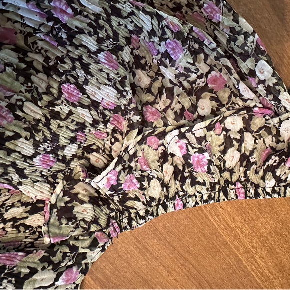 Astr The Label - Elva Bkack Fuchsia Top - Picture 10 of 10